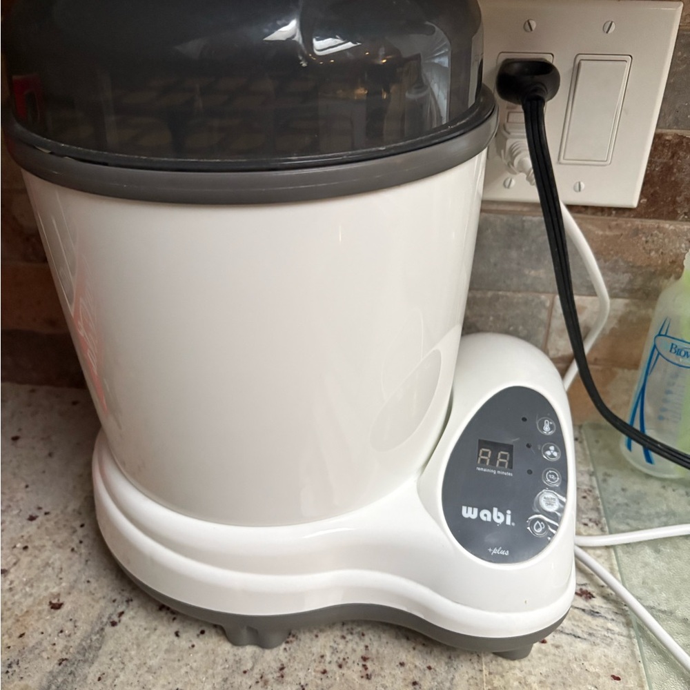 White Electric Sterilizer